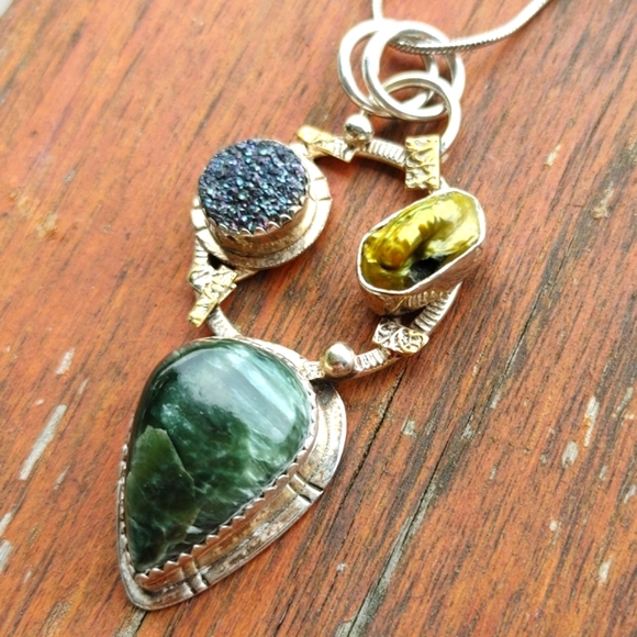 Seraphinite Art Piece Pendant in SOLID 925 Sterling Silver w/ Gold Vermeil - Picture 12 of 15